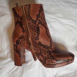 *SOLD* Local Pick Up. H&M Snake Skin Boots